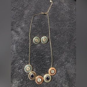 Multicolored gold necklace & stud earring set, excellent like new condition